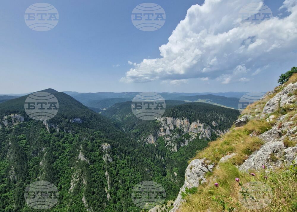 С филма „ИзЧисти планини“ призоваваме за отговорен към природата туризъм, каза Десислава Стоянова от „За Земята“