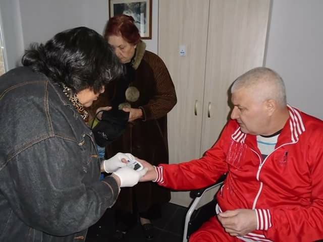 Сдружението на диабетиците посетиха дома за стари хора „Верният настойник”