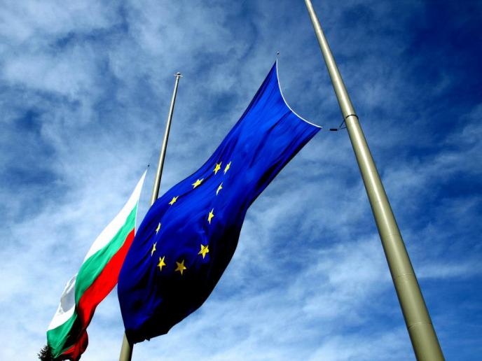 10 години в ЕС: Общественото мнение и членството на България в ЕС