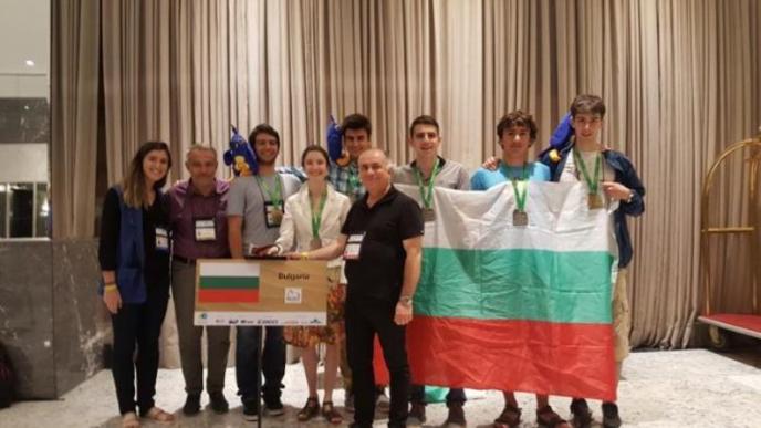 Българският отбор по математика с четири сребърни и два бронзови медала на Международната олимпиада в Рио 2017