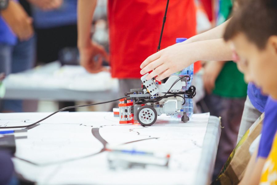 Програма „Роботика за България” подкрепя създаването на нови 16 отбора по роботика