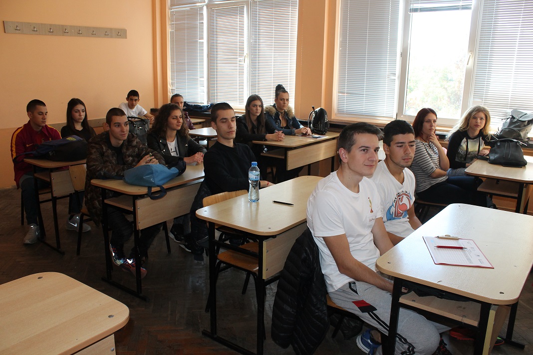 Младежи и учители от Бургас са „заедно срещу антициганизма“
