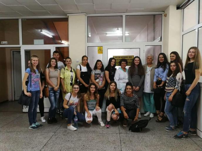 Младежи доброволци от Кюстендил ще полагат грижи за деца в местната болница