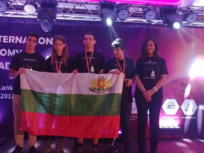 Българският национален отбор по астрономия се завръща с три медала от Международната олимпиада в Шри Ланка