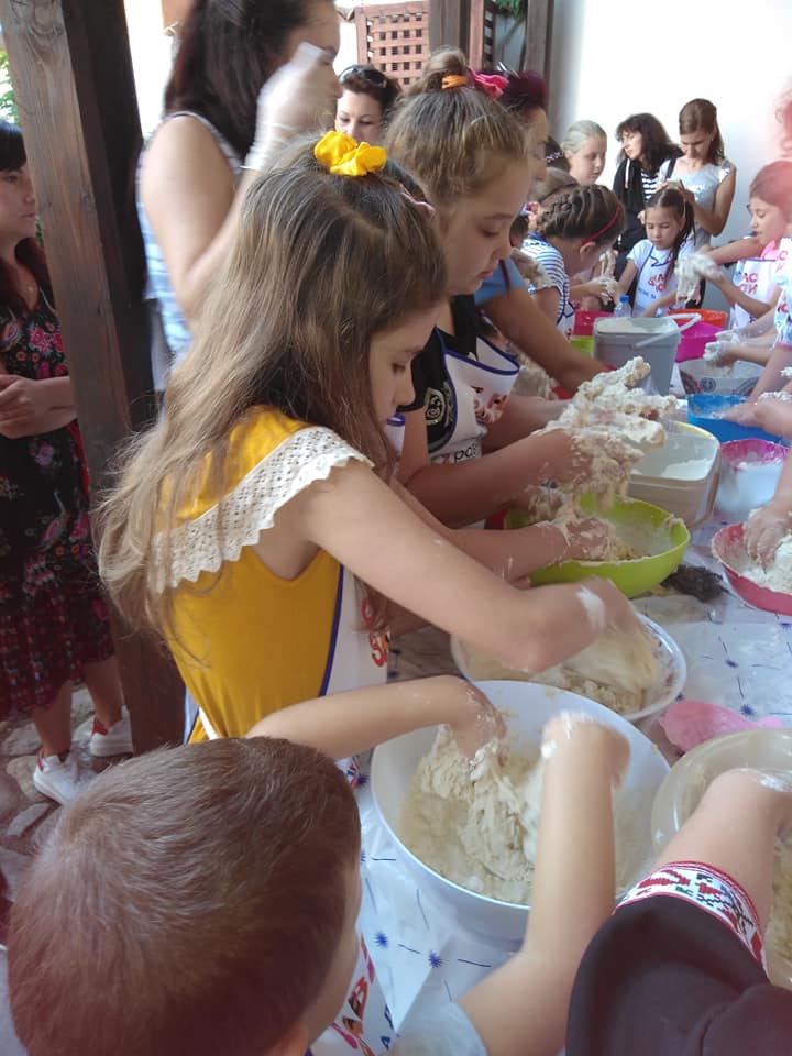 Кампания „Месим, за да се смесим” събра десетки деца от Община Карлово