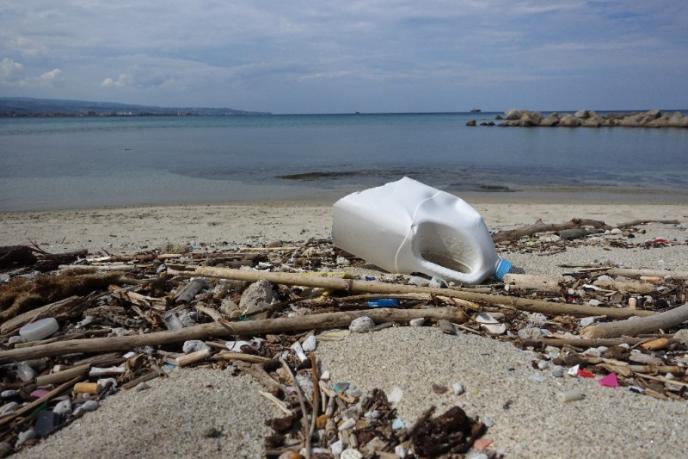 Хиляди българи ще живеят без пластмаса през юли