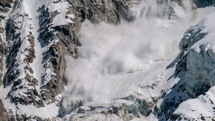 Българска лавинна асоциация с важна информация за състоянието на снежната покривка в планините