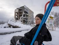 Две години война в Украйна: Децата на първа линия са принудени да прекарват 5000 часа – или близо 7 месеца в бомбоубежища под