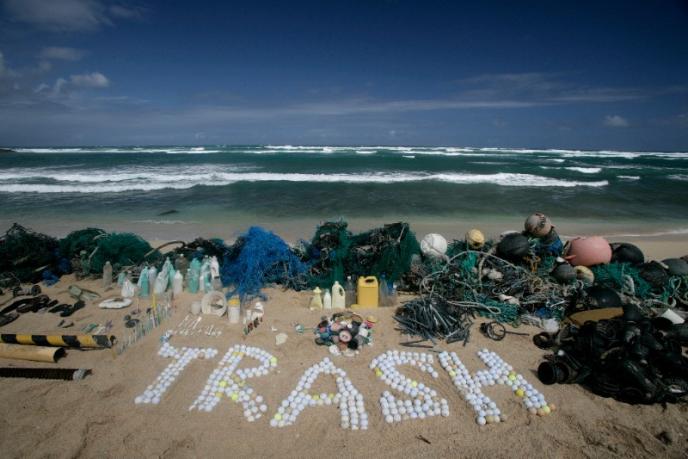 Граждани настояват министър Нено Димов да подкрепи строги евро мерки срещу замърсяването с пластмаса